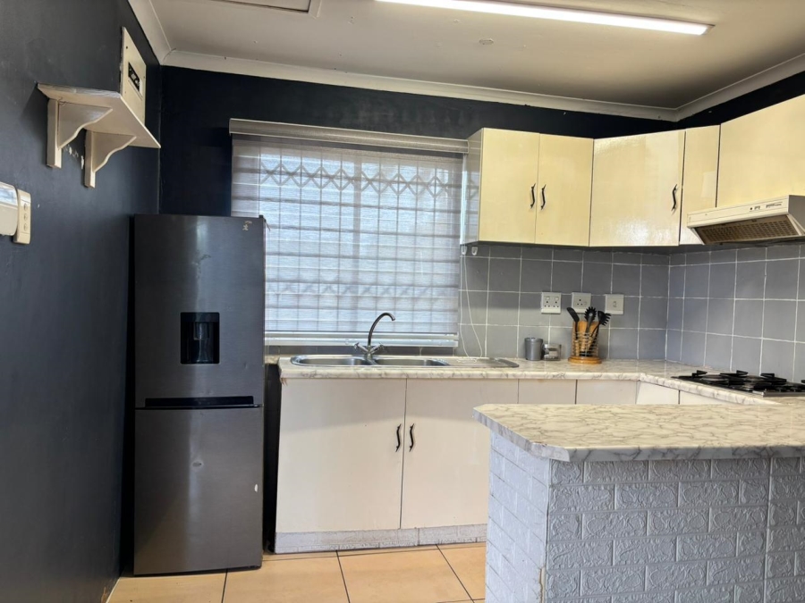 To Let 2 Bedroom Property for Rent in Umbilo KwaZulu-Natal