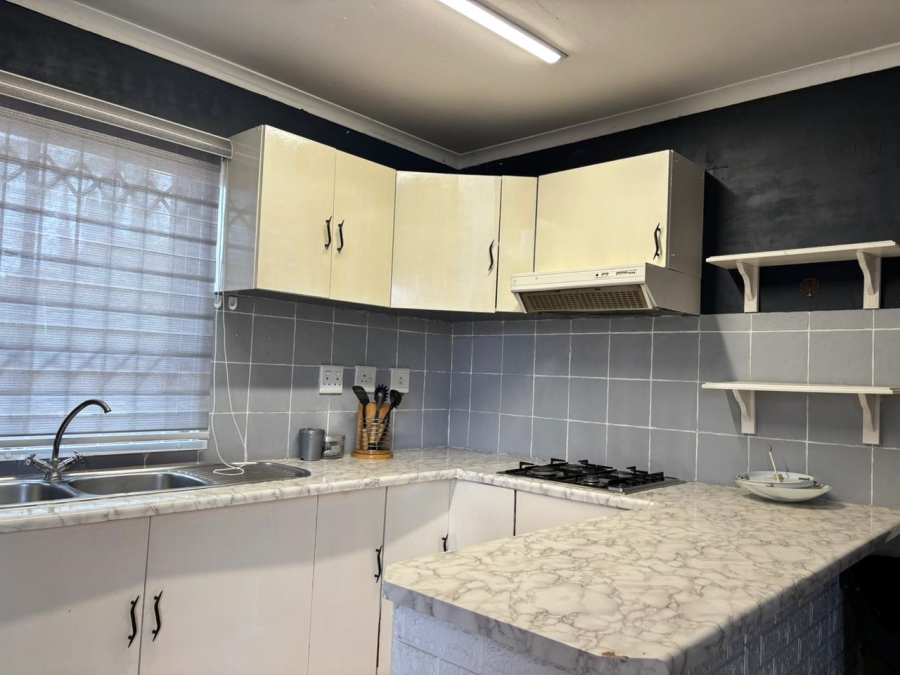 To Let 2 Bedroom Property for Rent in Umbilo KwaZulu-Natal
