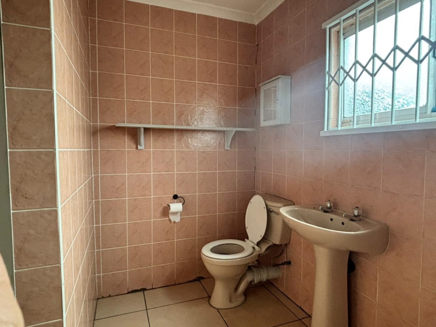 To Let 2 Bedroom Property for Rent in Umbilo KwaZulu-Natal