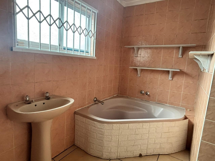 To Let 2 Bedroom Property for Rent in Umbilo KwaZulu-Natal