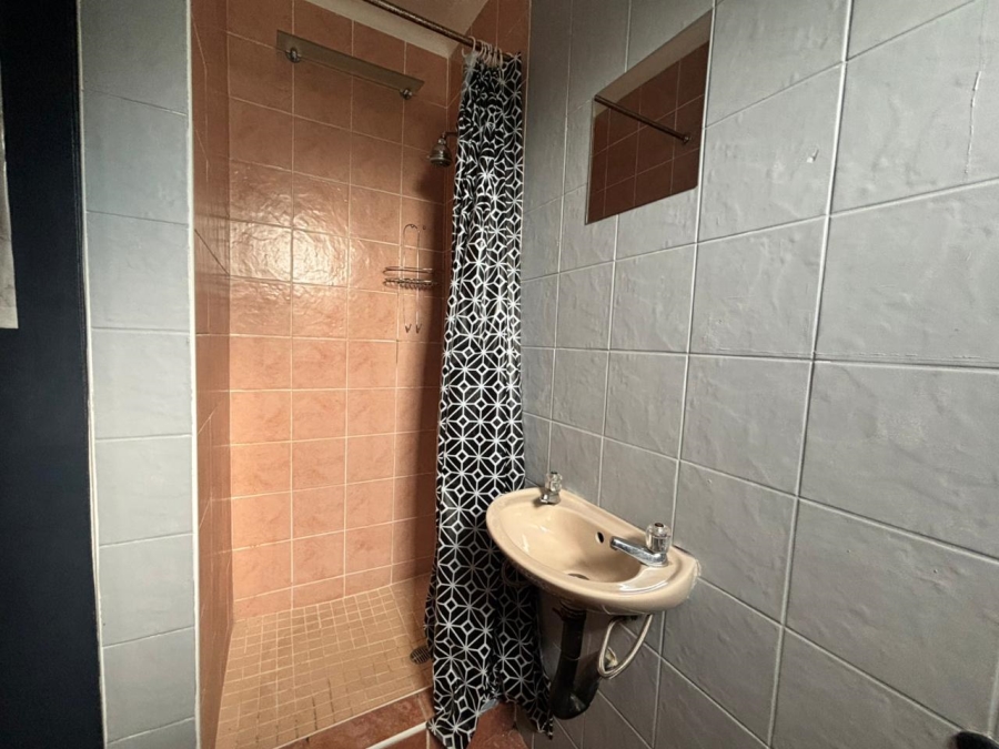 To Let 2 Bedroom Property for Rent in Umbilo KwaZulu-Natal