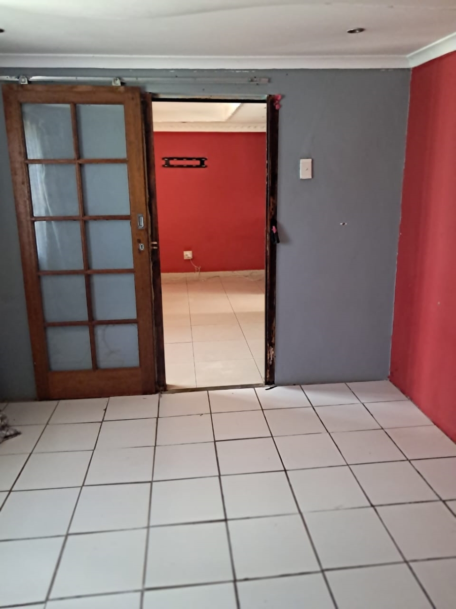 2 Bedroom Property for Sale in Kwamashu KwaZulu-Natal