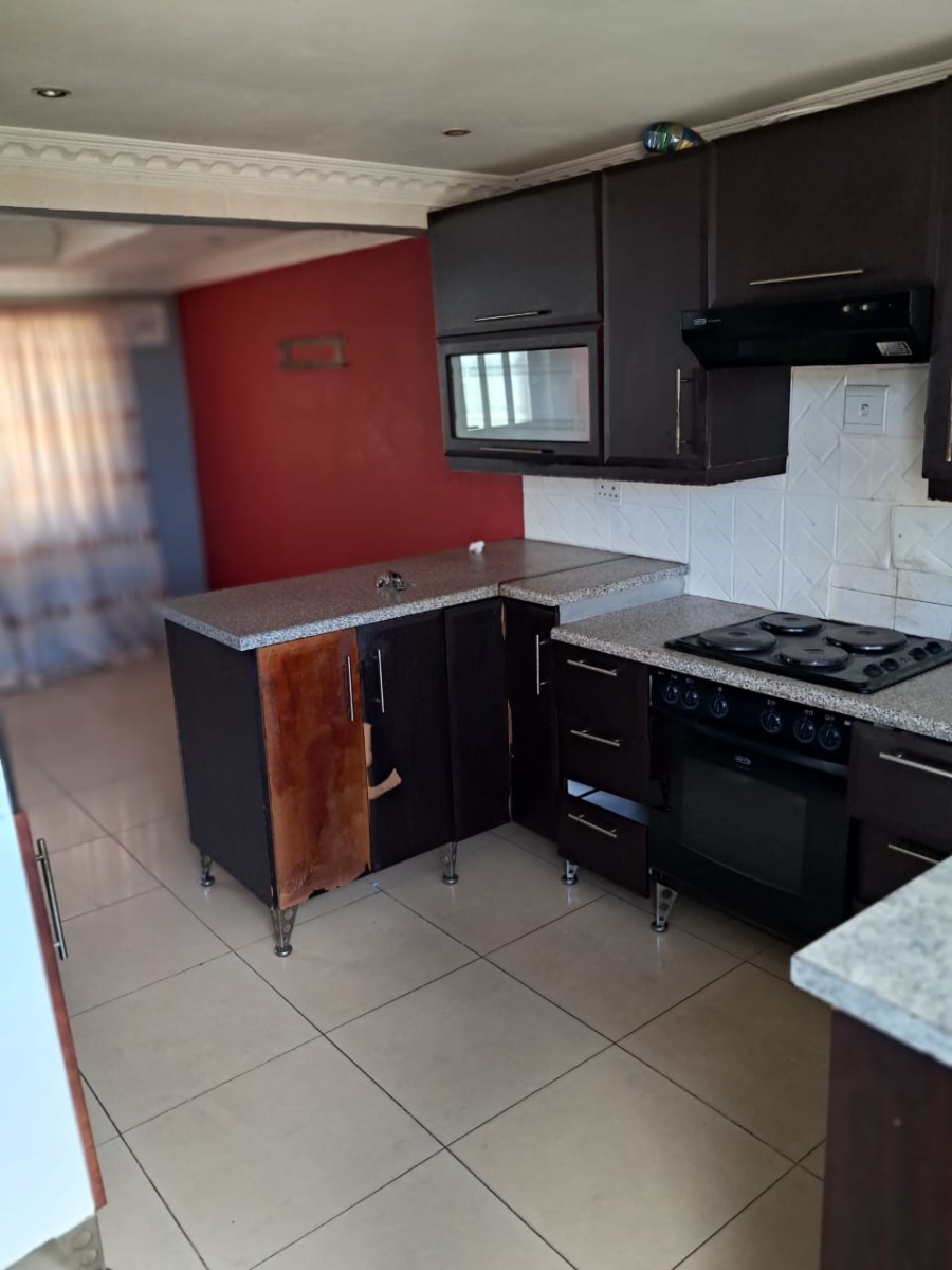 2 Bedroom Property for Sale in Kwamashu KwaZulu-Natal
