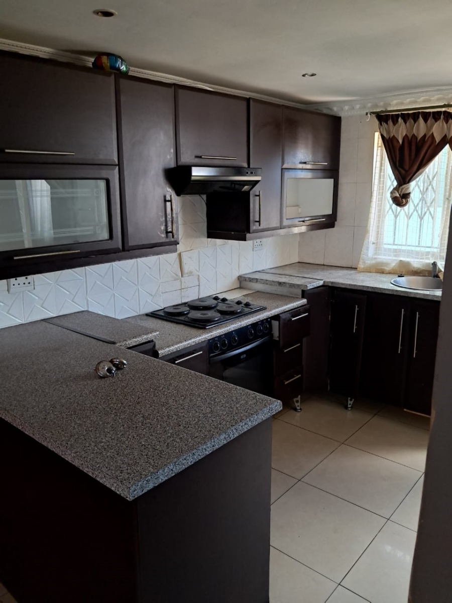 2 Bedroom Property for Sale in Kwamashu KwaZulu-Natal