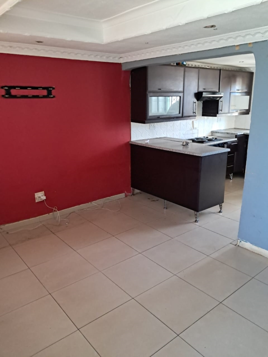 2 Bedroom Property for Sale in Kwamashu KwaZulu-Natal