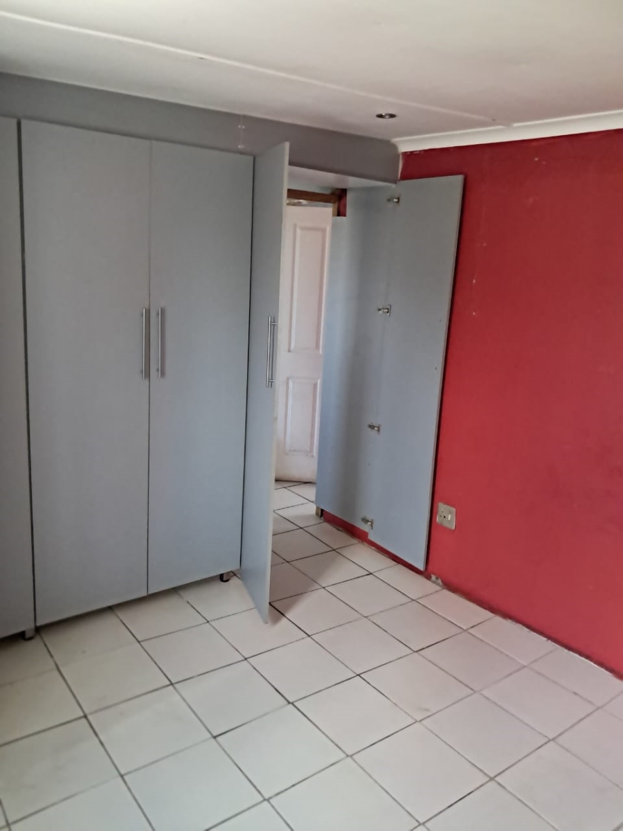 2 Bedroom Property for Sale in Kwamashu KwaZulu-Natal