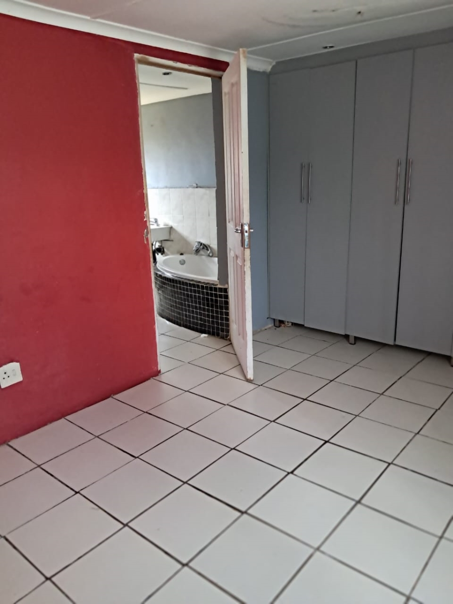 2 Bedroom Property for Sale in Kwamashu KwaZulu-Natal