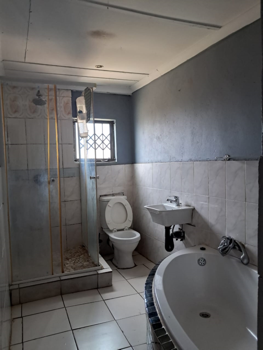 2 Bedroom Property for Sale in Kwamashu KwaZulu-Natal