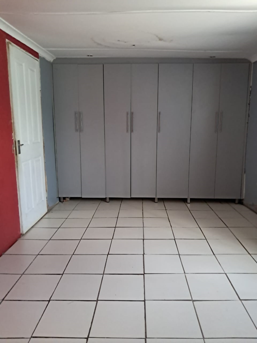 2 Bedroom Property for Sale in Kwamashu KwaZulu-Natal