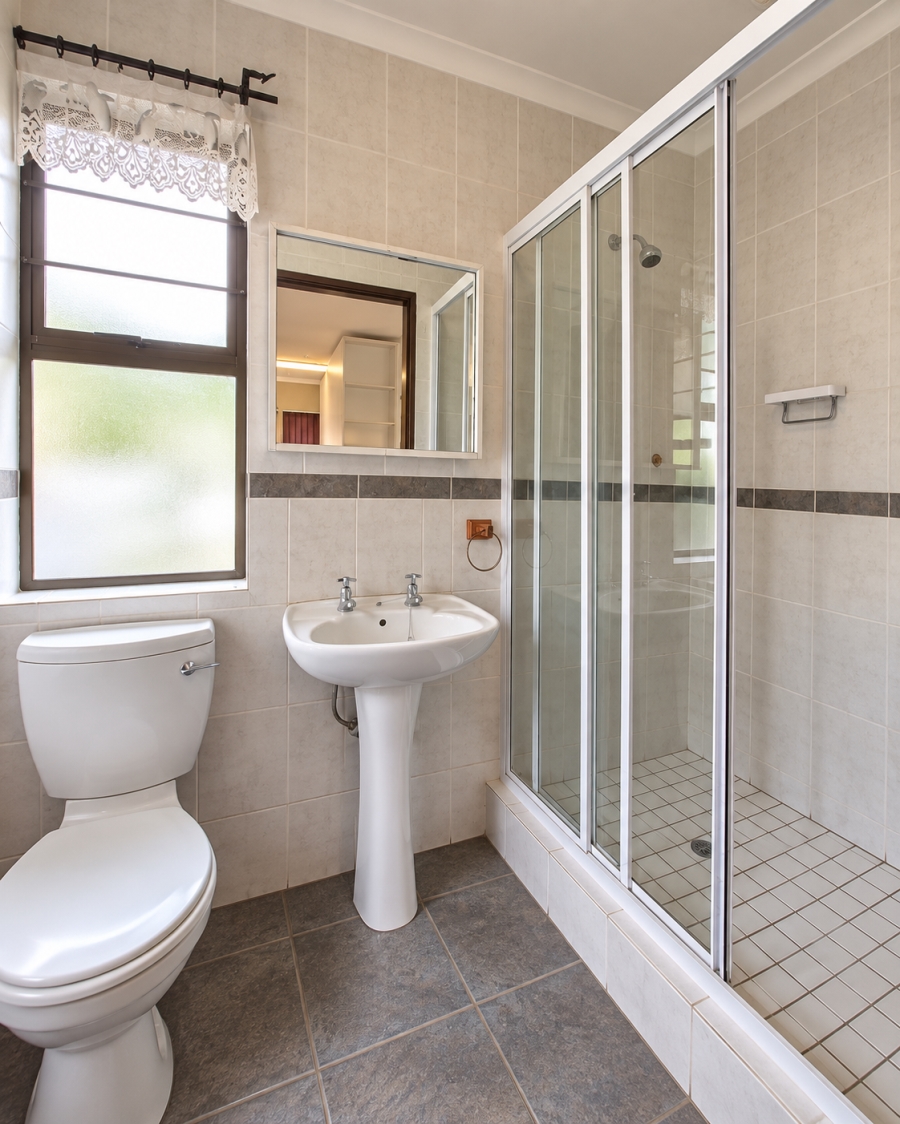 To Let 1 Bedroom Property for Rent in La Lucia KwaZulu-Natal