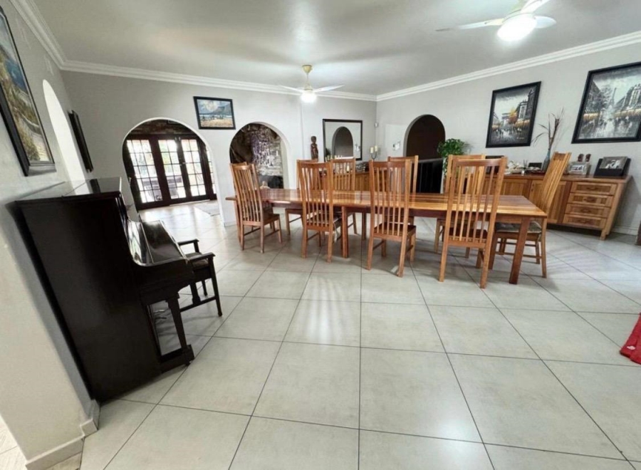 6 Bedroom Property for Sale in Meer En See KwaZulu-Natal