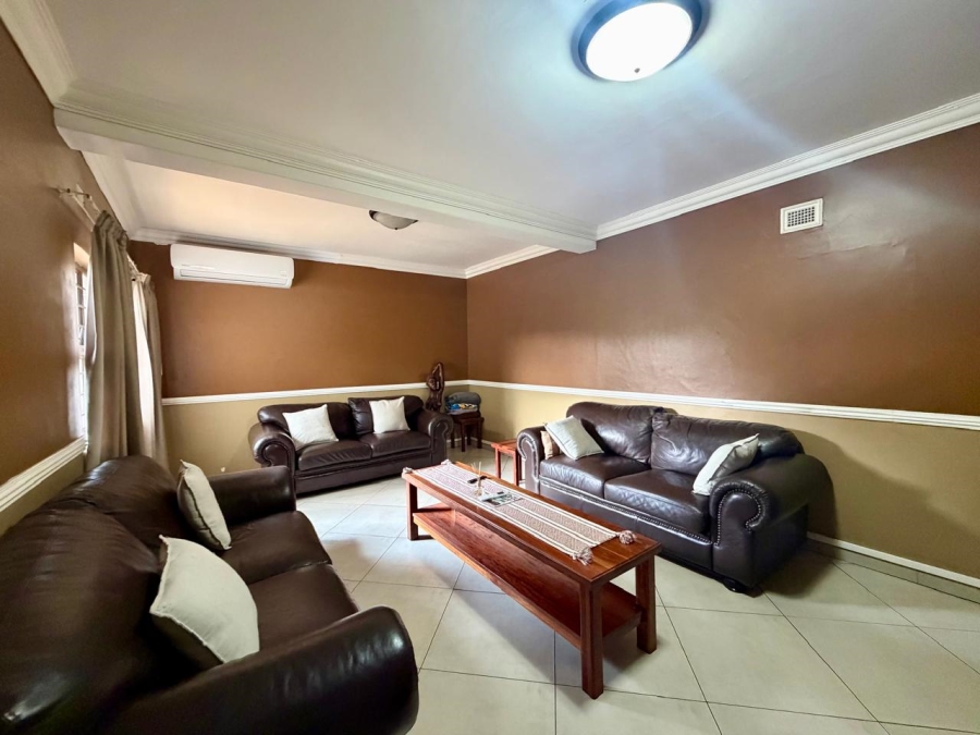 6 Bedroom Property for Sale in Meer En See KwaZulu-Natal