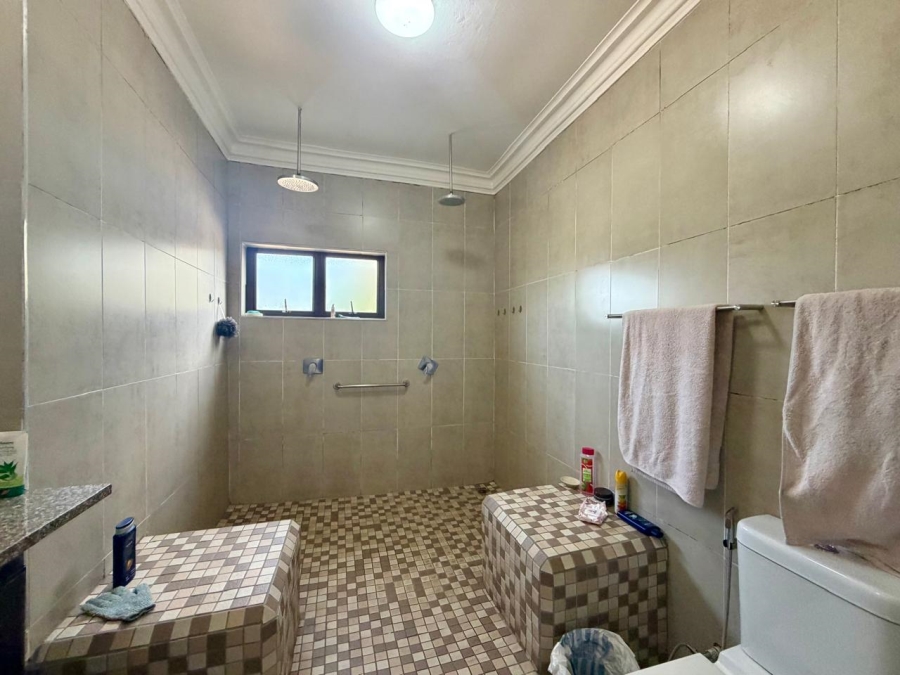 6 Bedroom Property for Sale in Meer En See KwaZulu-Natal