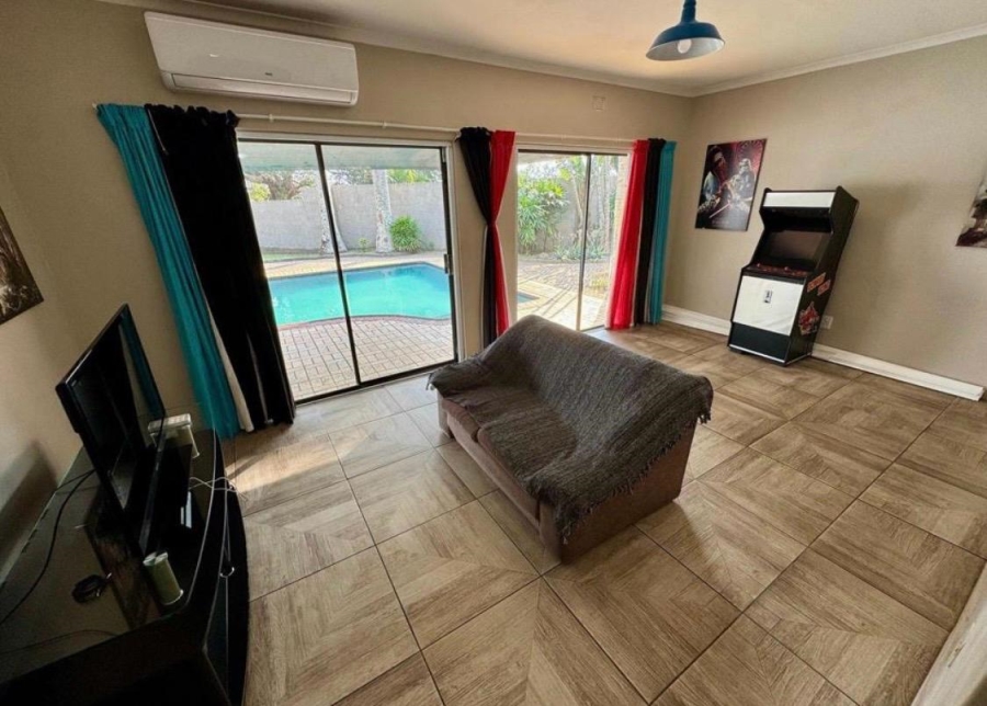 6 Bedroom Property for Sale in Meer En See KwaZulu-Natal