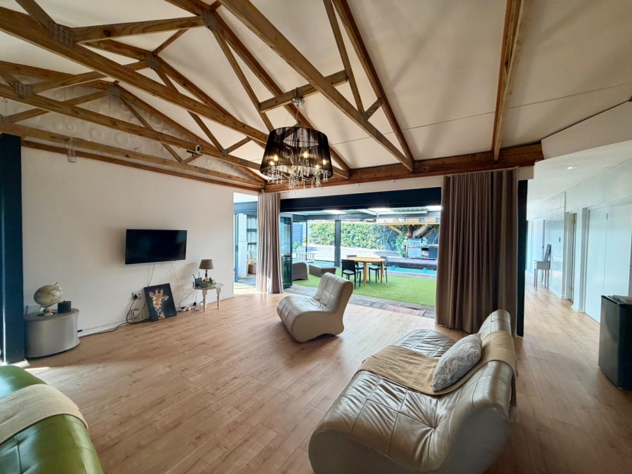 4 Bedroom Property for Sale in Meer En See KwaZulu-Natal