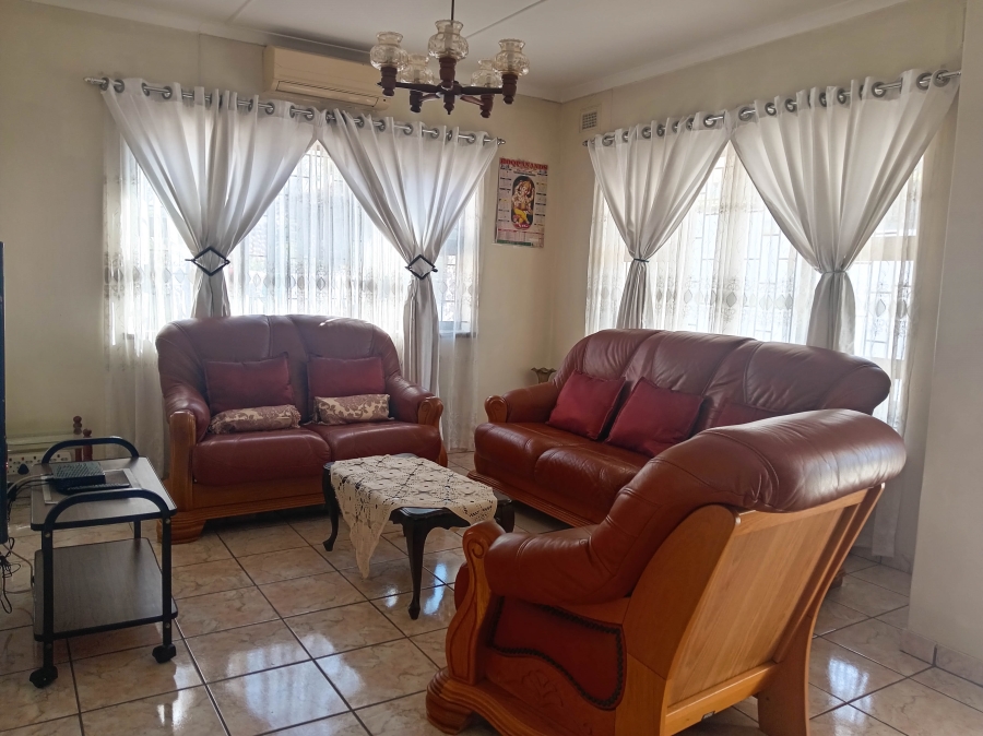 5 Bedroom Property for Sale in Avoca KwaZulu-Natal