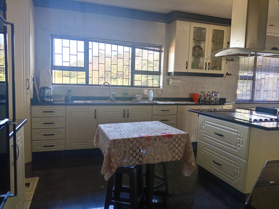 5 Bedroom Property for Sale in Avoca KwaZulu-Natal
