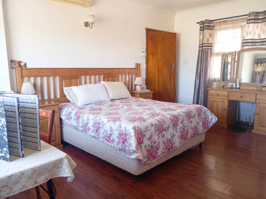 5 Bedroom Property for Sale in Avoca KwaZulu-Natal