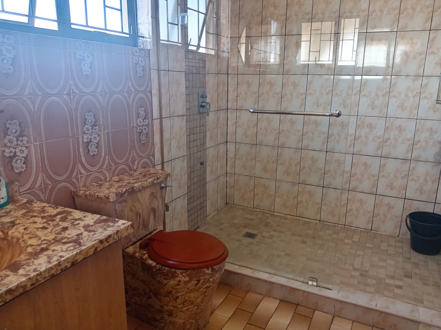 5 Bedroom Property for Sale in Avoca KwaZulu-Natal