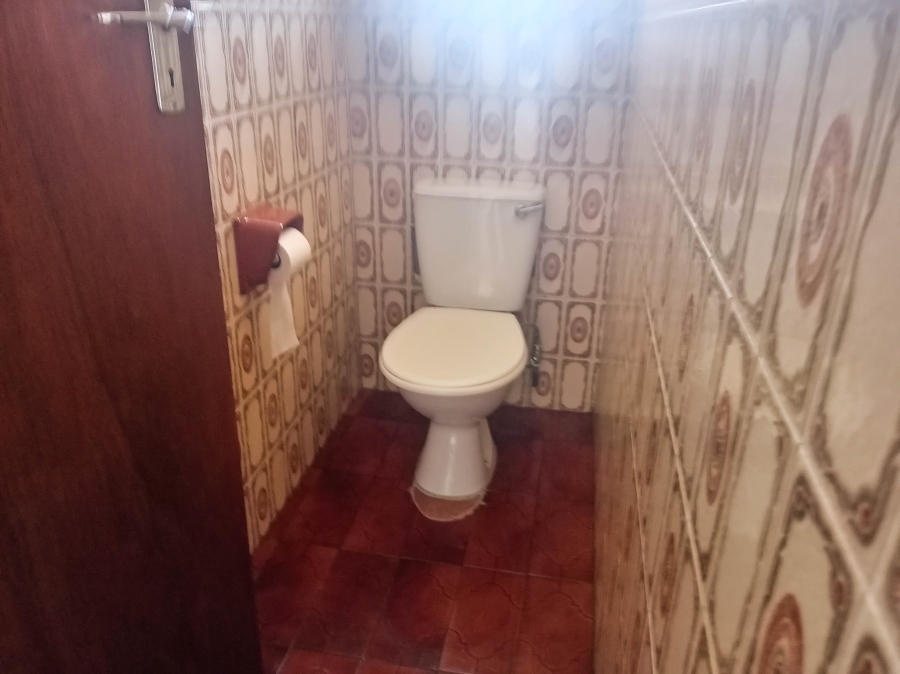5 Bedroom Property for Sale in Avoca KwaZulu-Natal