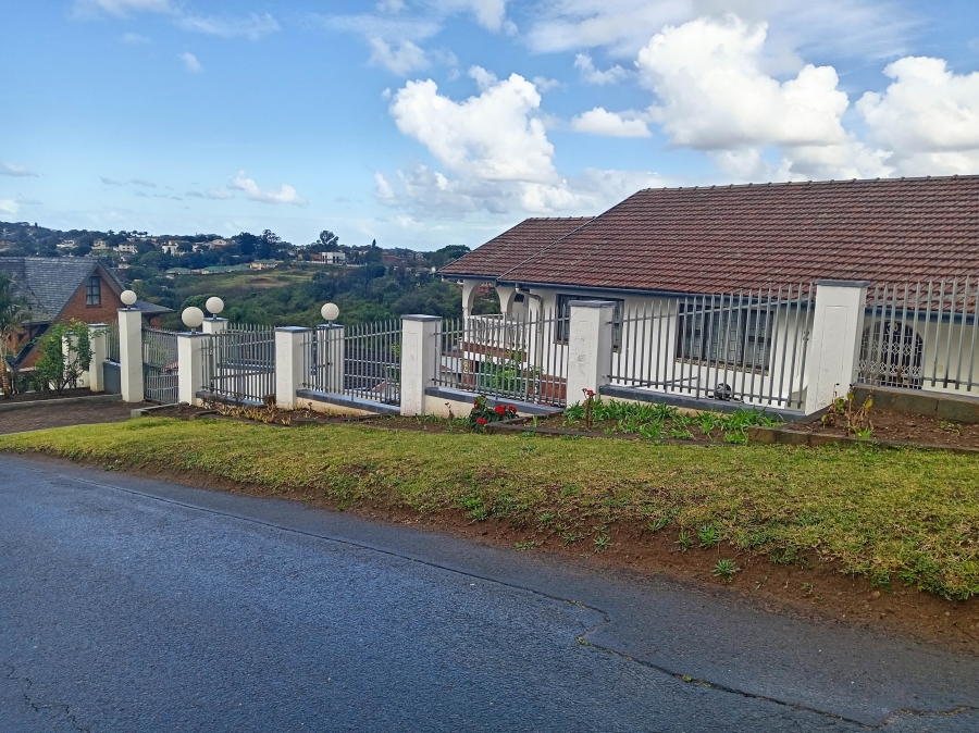 5 Bedroom Property for Sale in Avoca KwaZulu-Natal