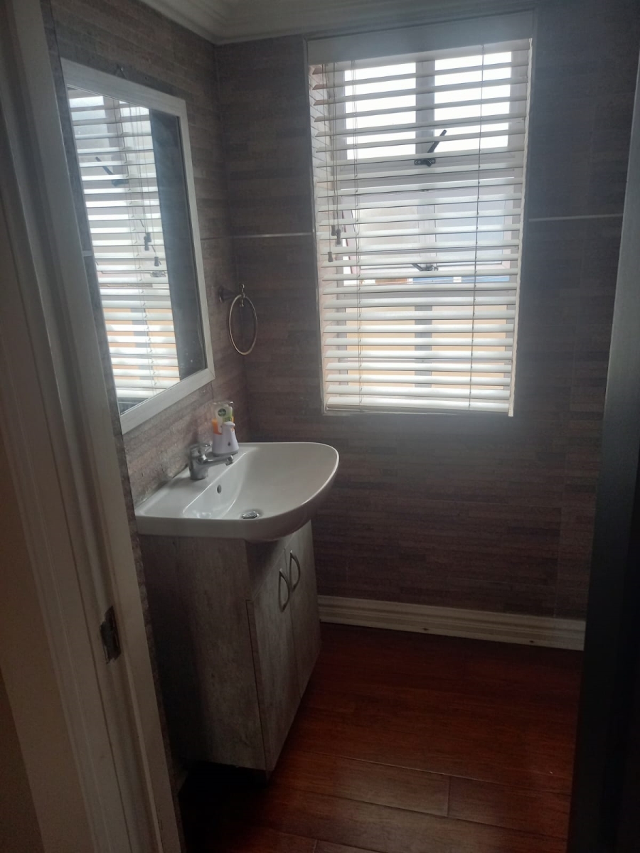 To Let 3 Bedroom Property for Rent in Ocean View KwaZulu-Natal