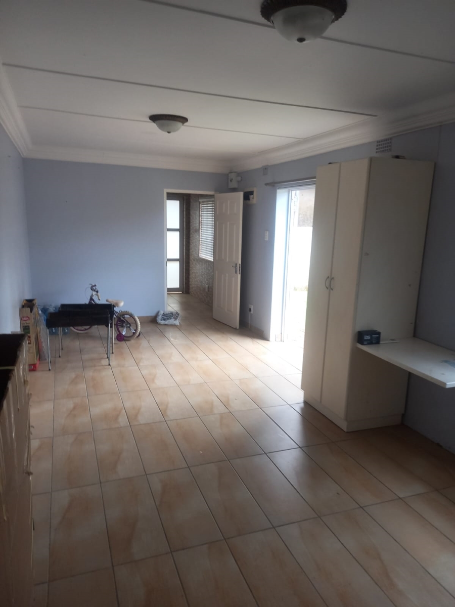 To Let 3 Bedroom Property for Rent in Ocean View KwaZulu-Natal