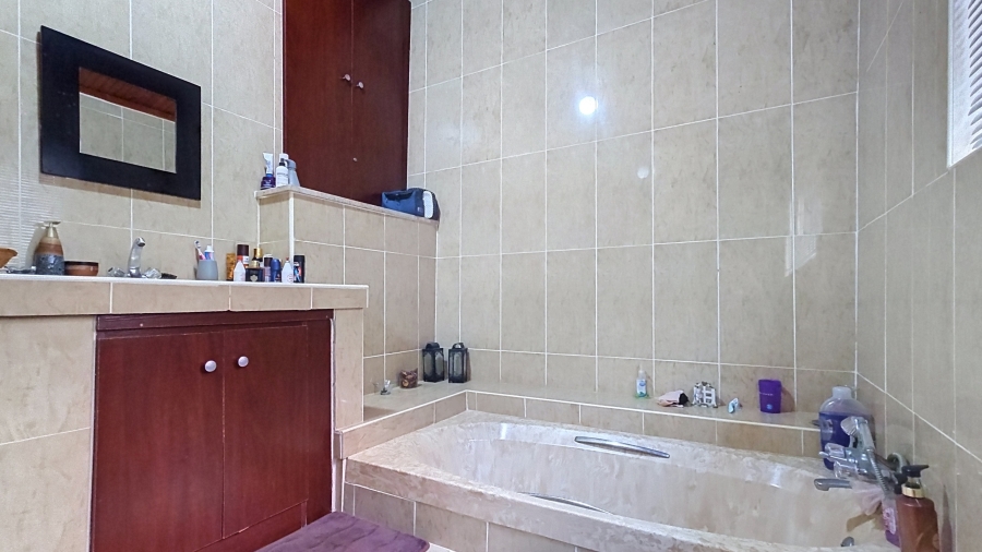 4 Bedroom Property for Sale in Sheffield Beach KwaZulu-Natal