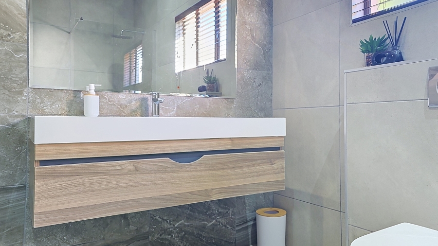 4 Bedroom Property for Sale in Sheffield Beach KwaZulu-Natal