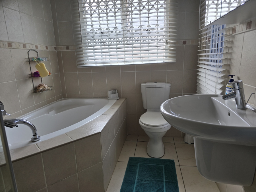 3 Bedroom Property for Sale in Sheffield Beach KwaZulu-Natal