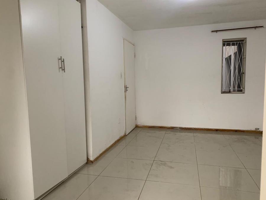 1 Bedroom Property for Sale in Scottsville KwaZulu-Natal