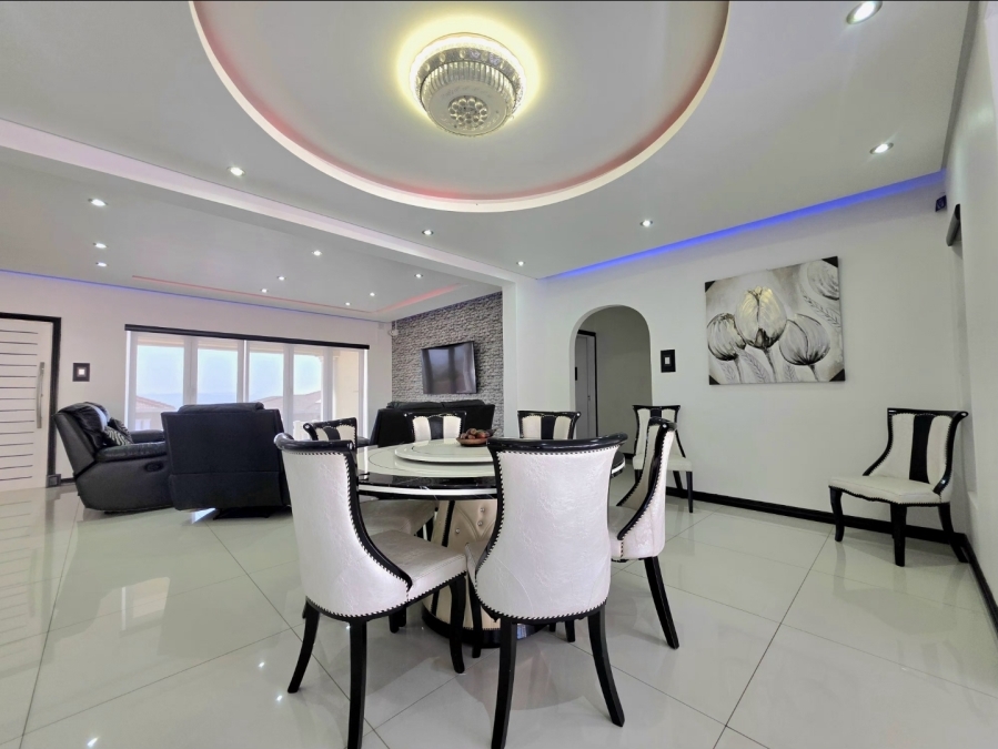 6 Bedroom Property for Sale in Illovo Beach KwaZulu-Natal