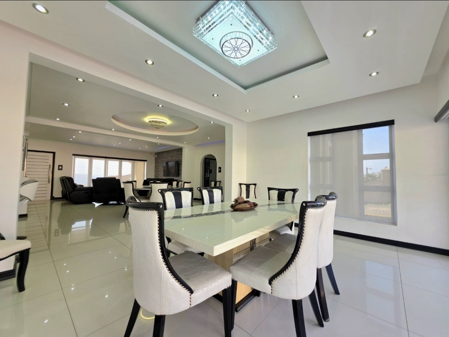 6 Bedroom Property for Sale in Illovo Beach KwaZulu-Natal