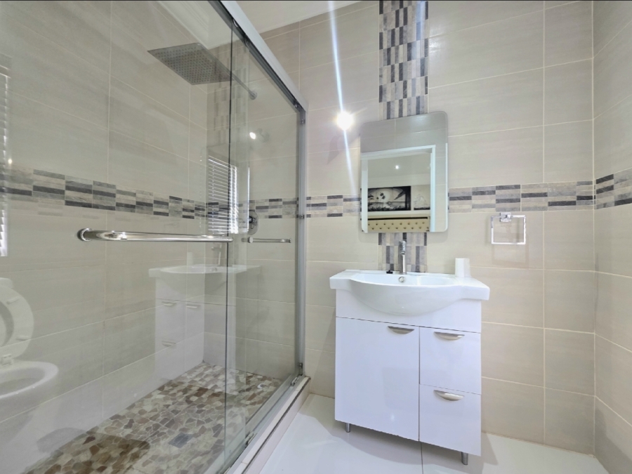 6 Bedroom Property for Sale in Illovo Beach KwaZulu-Natal
