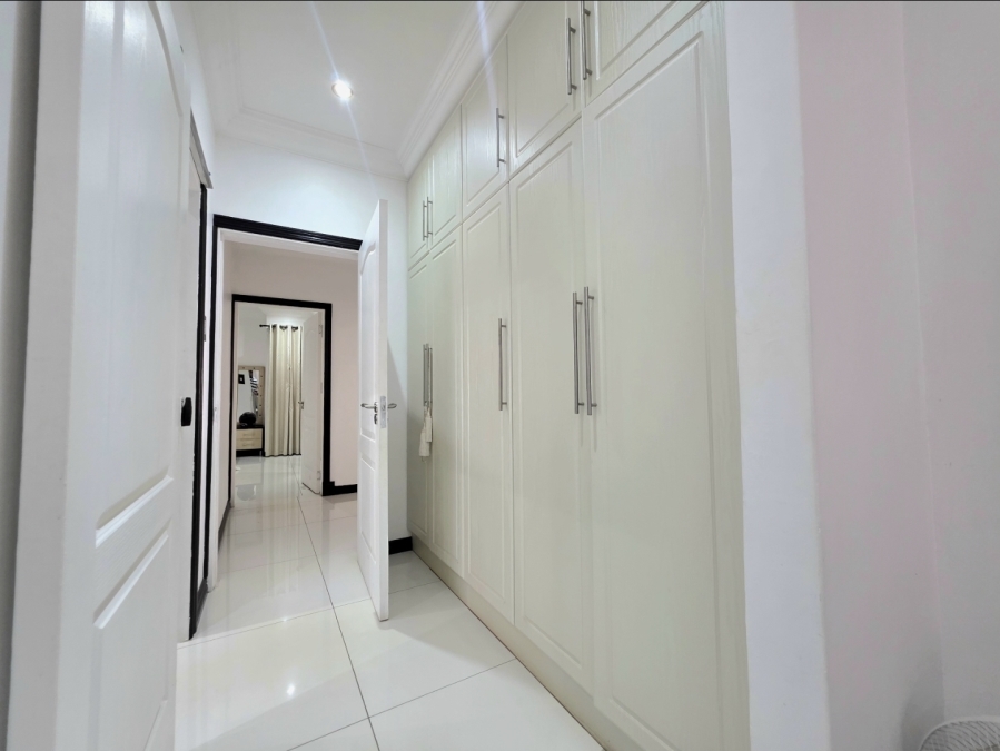 6 Bedroom Property for Sale in Illovo Beach KwaZulu-Natal
