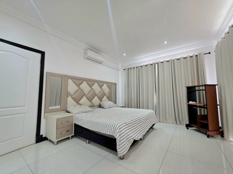 6 Bedroom Property for Sale in Illovo Beach KwaZulu-Natal