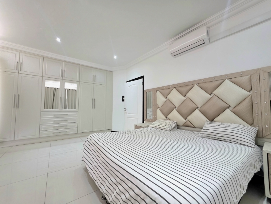 6 Bedroom Property for Sale in Illovo Beach KwaZulu-Natal