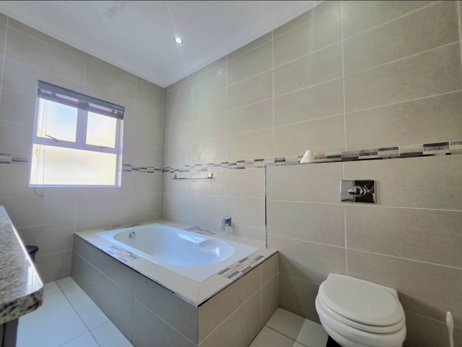 6 Bedroom Property for Sale in Illovo Beach KwaZulu-Natal