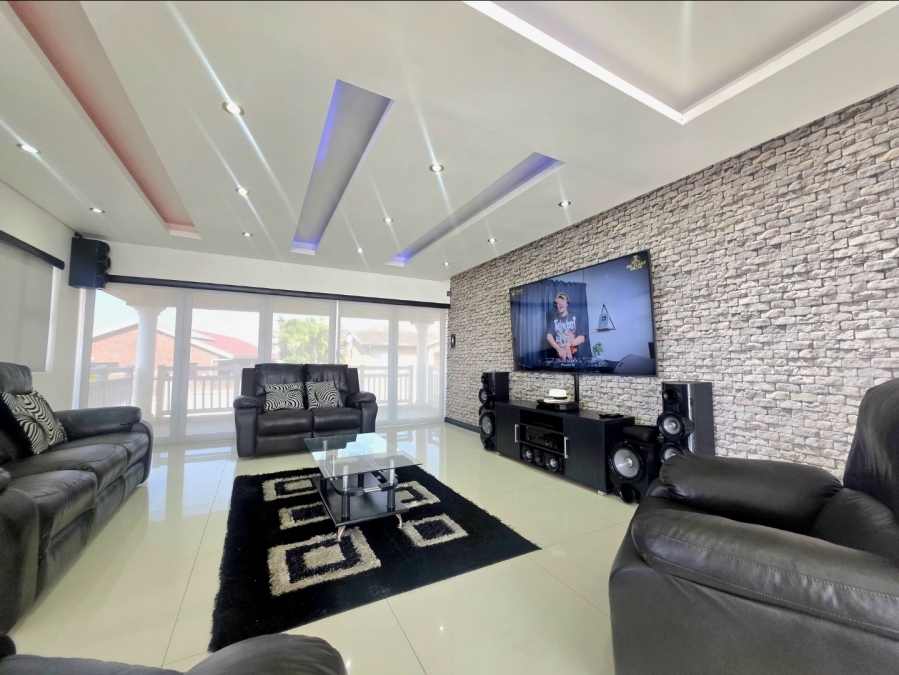 6 Bedroom Property for Sale in Illovo Beach KwaZulu-Natal