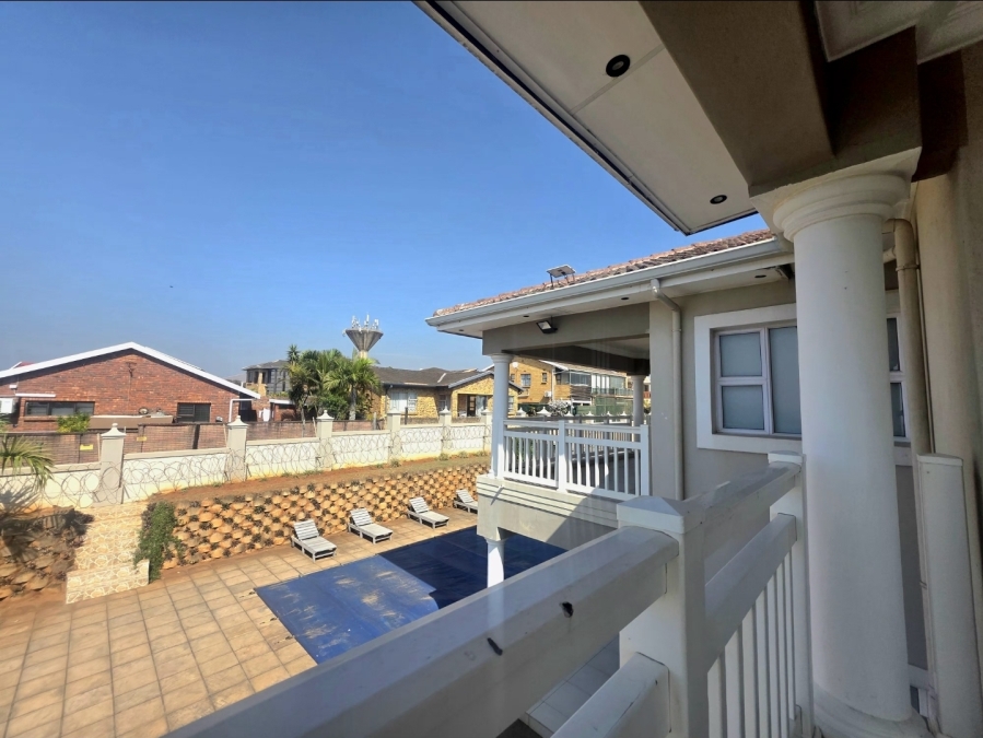 6 Bedroom Property for Sale in Illovo Beach KwaZulu-Natal