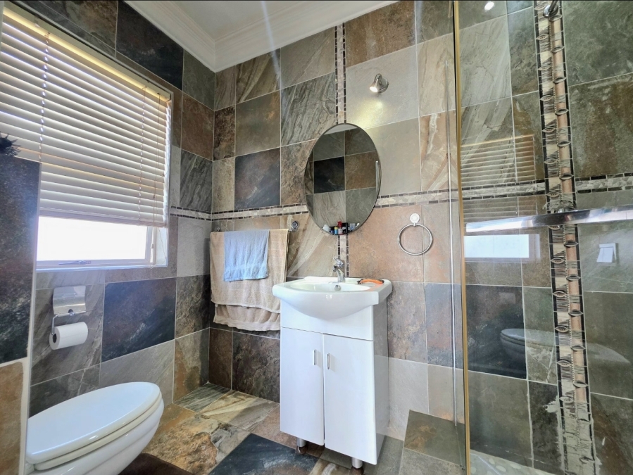6 Bedroom Property for Sale in Illovo Beach KwaZulu-Natal
