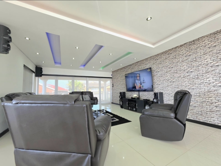 6 Bedroom Property for Sale in Illovo Beach KwaZulu-Natal