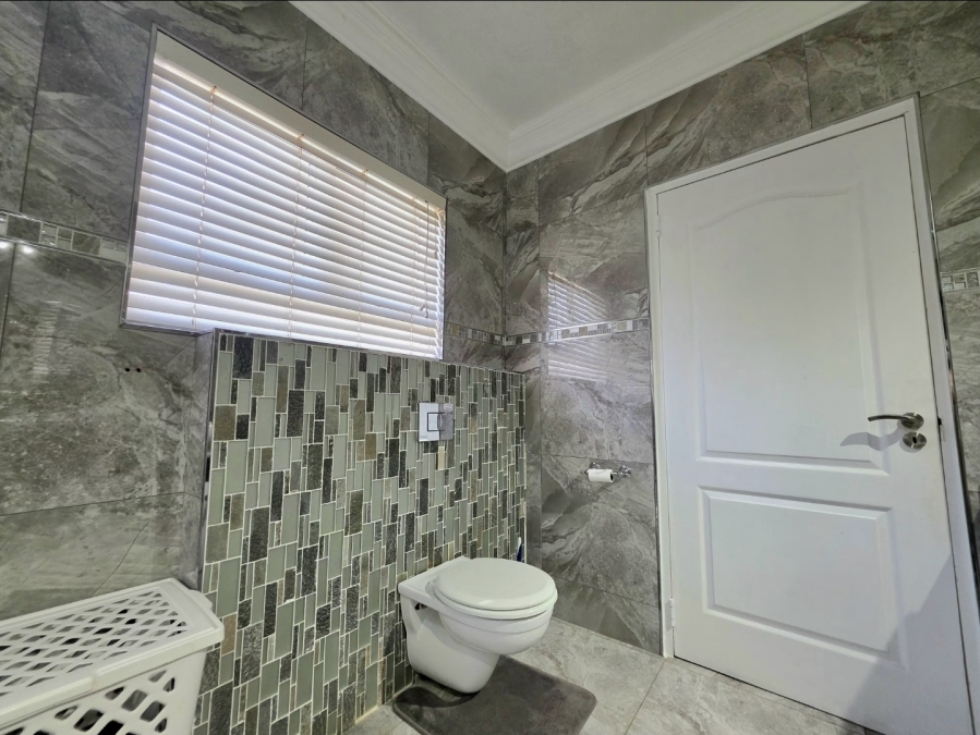 6 Bedroom Property for Sale in Illovo Beach KwaZulu-Natal