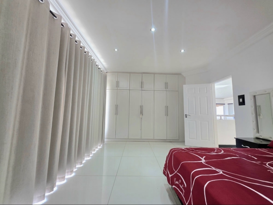 6 Bedroom Property for Sale in Illovo Beach KwaZulu-Natal