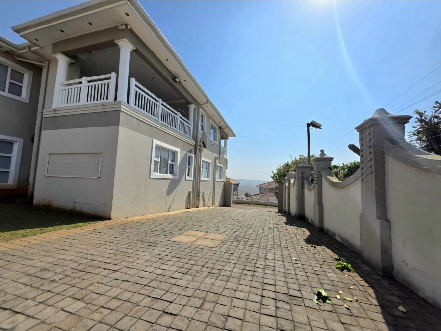 6 Bedroom Property for Sale in Illovo Beach KwaZulu-Natal