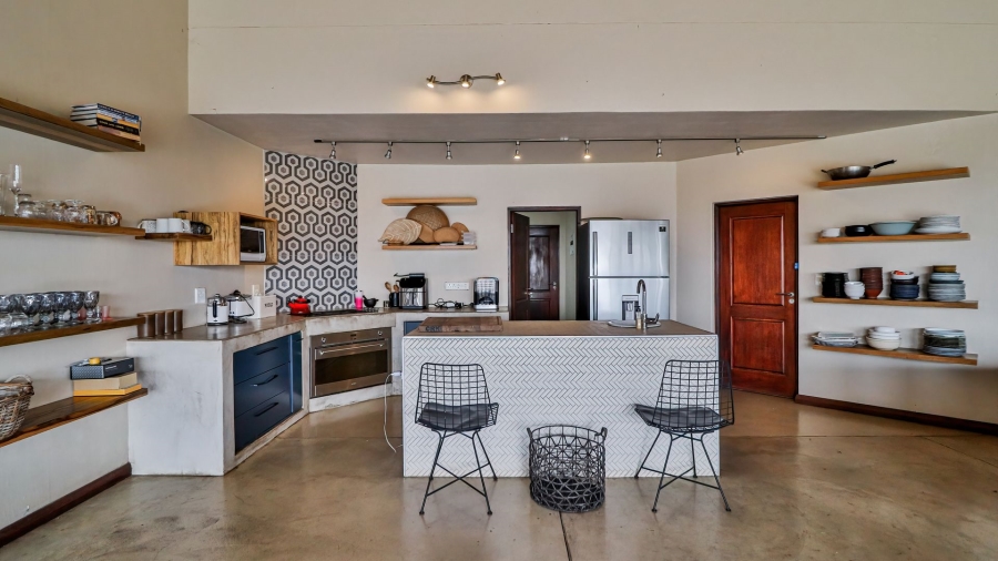 5 Bedroom Property for Sale in Ottos Bluff KwaZulu-Natal