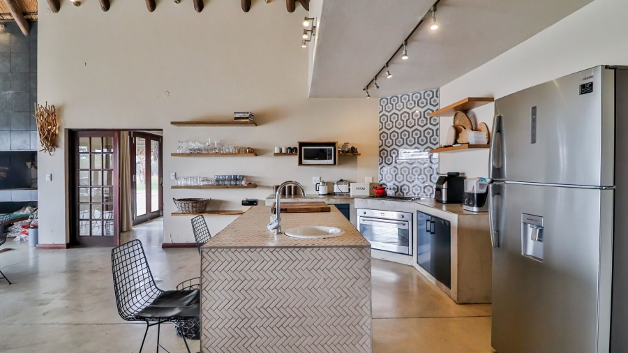 5 Bedroom Property for Sale in Ottos Bluff KwaZulu-Natal