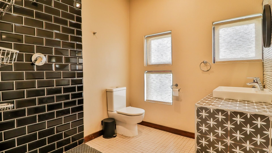 5 Bedroom Property for Sale in Ottos Bluff KwaZulu-Natal