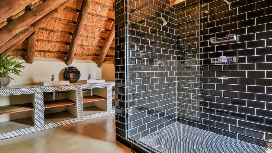 5 Bedroom Property for Sale in Ottos Bluff KwaZulu-Natal