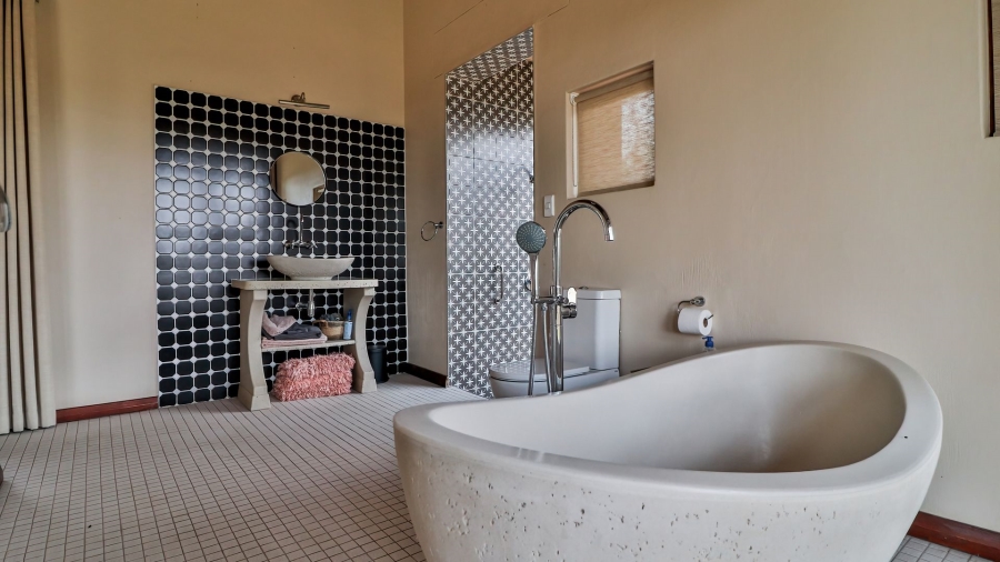 5 Bedroom Property for Sale in Ottos Bluff KwaZulu-Natal